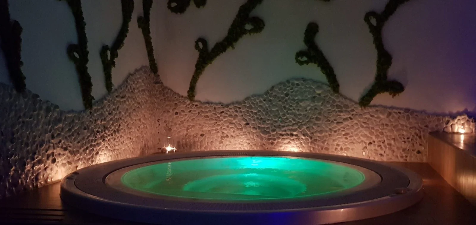 Vasca idromassaggio della spa